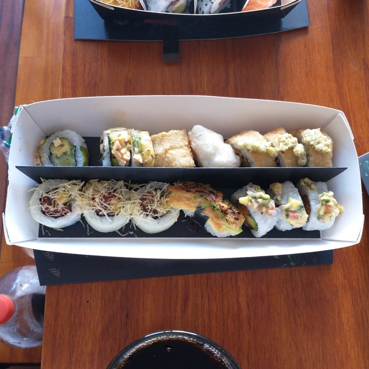 photo of SushiClub Combinado Vegan Leaves 15 Piezas shared by @pandafio on  15 Aug 2021 - review