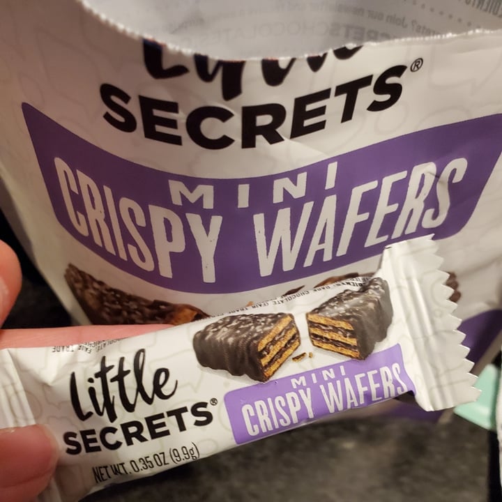 photo of Little secrets Mini Crispy Wafers Dark Chocolate shared by @cynicallyproven on  30 Oct 2021 - review