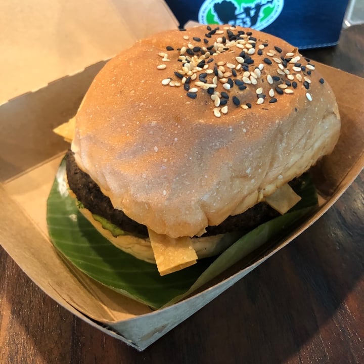 photo of Plant Cartel Black Bean Burger shared by @firtualog on  10 Dec 2019 - review