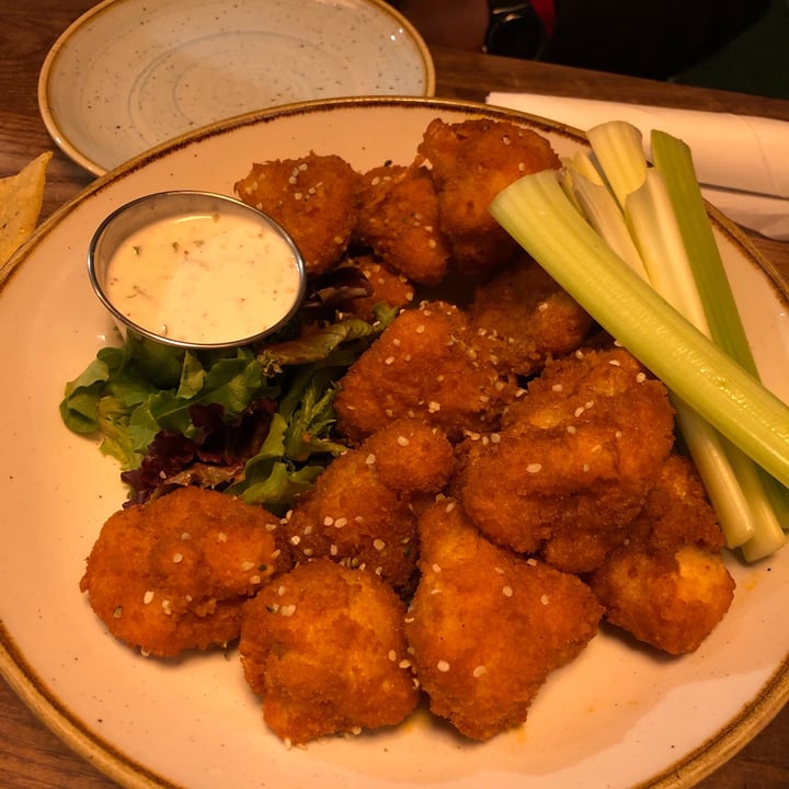 review photo of Fresh on Spadina Buffalo Cauliflower with Ranch shared by @reemz517 on 25 Oct 2020 - review