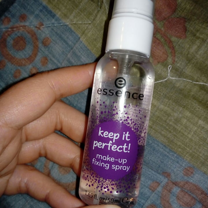 photo of Essence Cosmetics Keep it perfect - Fixing Spray shared by @sylf3 on  22 Apr 2021 - review