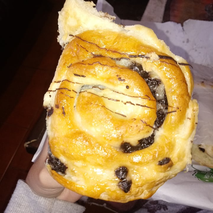 photo of El horizonte vegano Roll De Crema Pastelera Y Chocolate shared by @asenoyam on  07 May 2021 - review