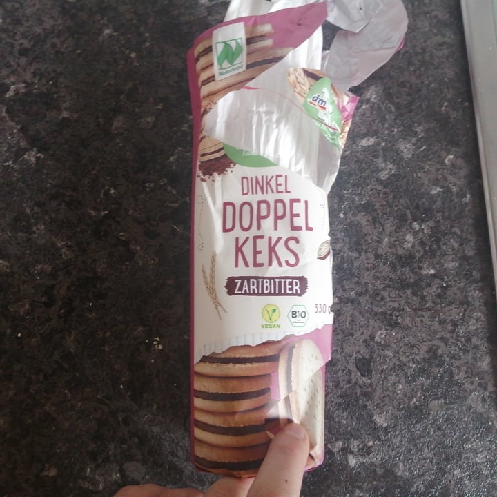 review photo of dmBio Dinkel Doppelkeks Zartbitter shared by @veganny18 on 28 Jun 2020 - review