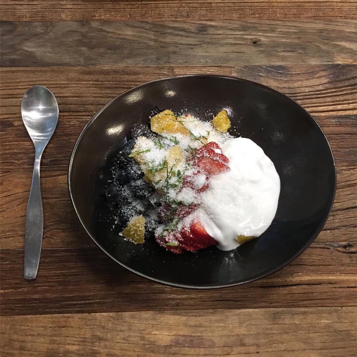 review photo of Walking On Sunshine at Orchard Central Seasonal Fruits and Coconut Yogurt shared by @saintsprout on 24 May 2019 - review