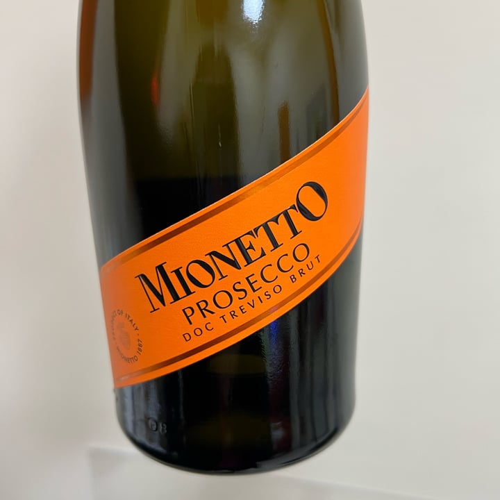 review photo of Mionetto prosecco Doc Treviso Brut shared by @valentina93 on 29 Nov 2022 - review