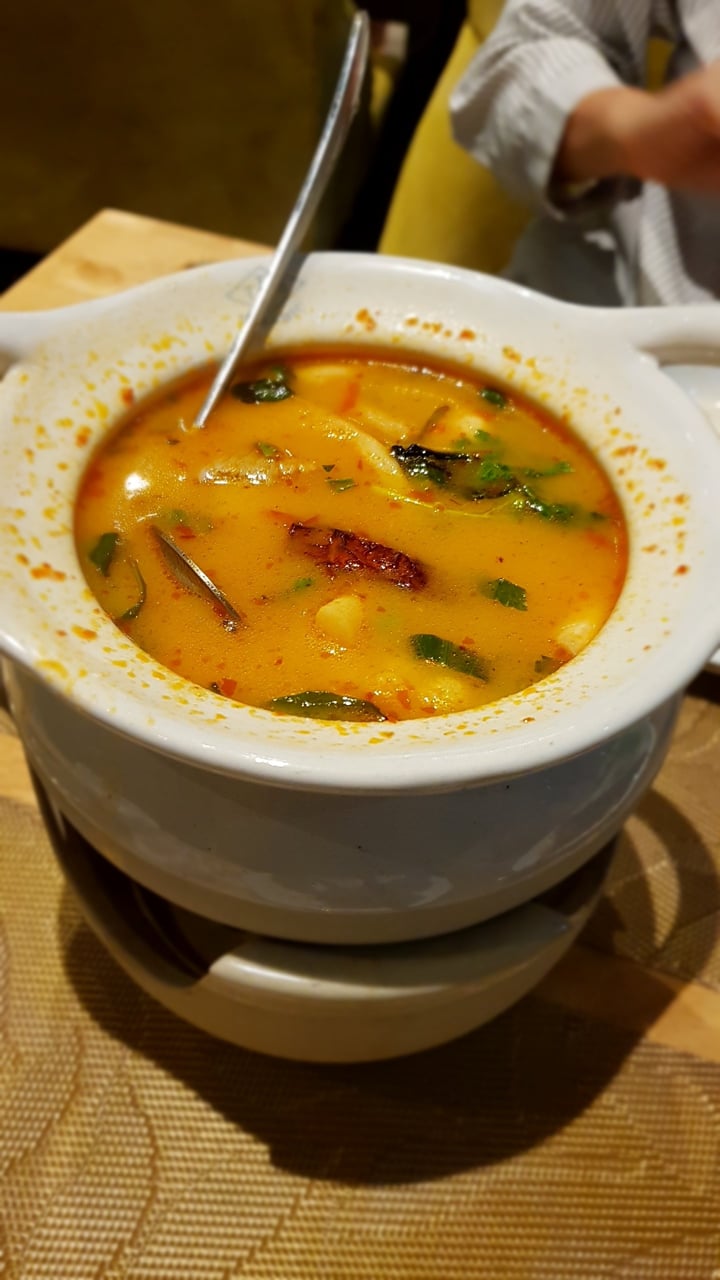 review photo of Pepper Jade Thai Vegetarian Cuisine Tom Yum Soup in Claypot shared by @esther on 07 Apr 2018 - review