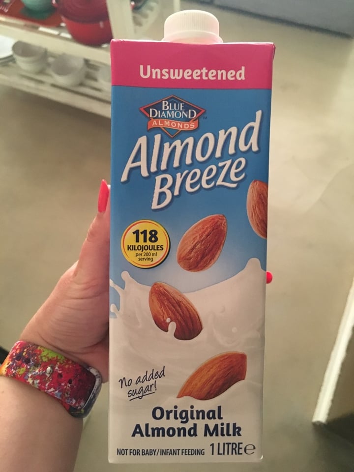 photo of Blue Diamond Unsweetened Almond Milk Original shared by @bonapetaste on  04 Jan 2020 - review