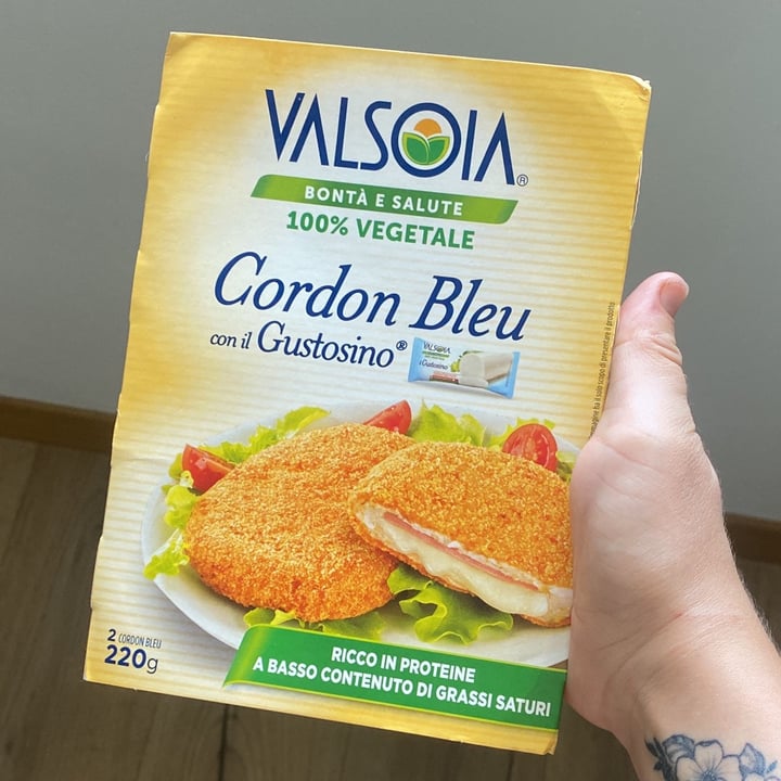 review photo of Valsoia Cordon Bleu con il Gustosino shared by @veganfairytale on 26 Aug 2022 - review