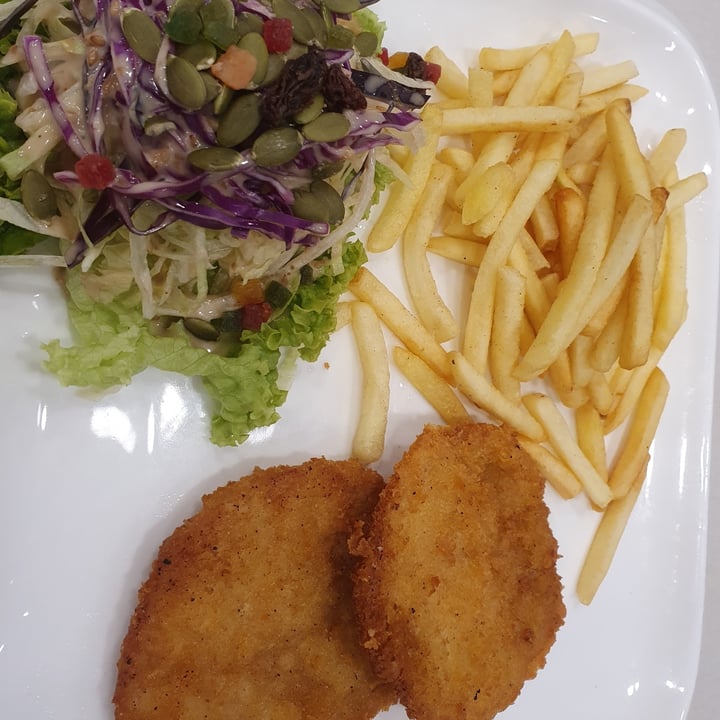 photo of D’life orchard gateway Fish And Chips shared by @mushroomtarian on  09 Apr 2022 - review