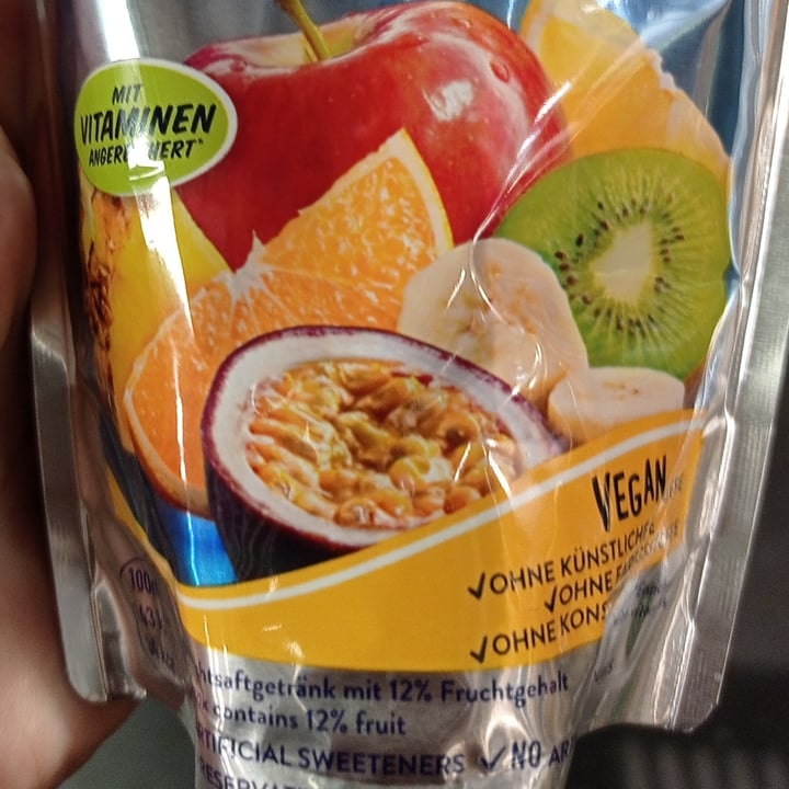 review photo of Capri-Sun Multivitamin shared by @cbvalent on 21 May 2022 - review