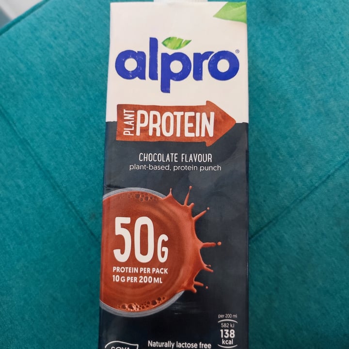 photo of Alpro Latte di soia al cioccolato 50 gr proteine shared by @emme13 on  31 Aug 2022 - review