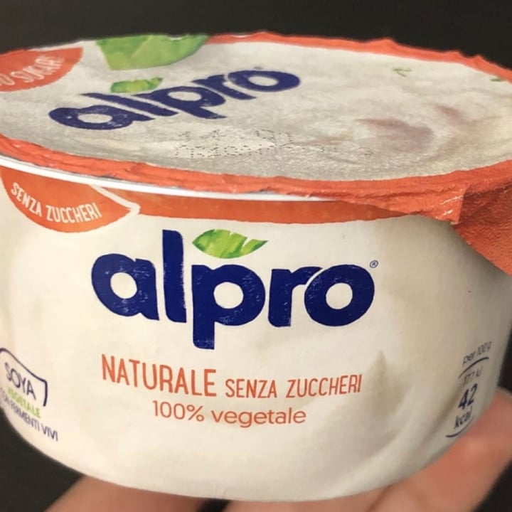 photo of Alpro yogurt al naturale sugar free shared by @vegfede on  14 Apr 2022 - review
