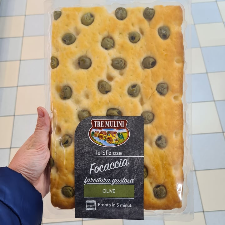 photo of Tre Mulini Focaccia con olive shared by @patti95 on  29 Dec 2021 - review