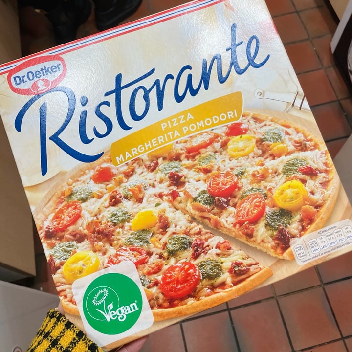 photo of Dr. Oetker Ristorante Pizza Margherita Pomodori shared by @katelouisepowell on  22 Apr 2022 - review