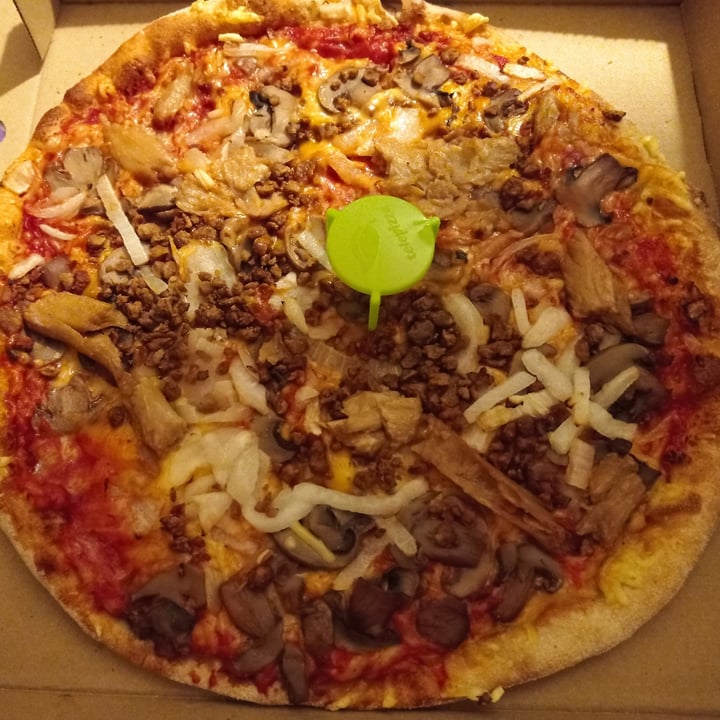 photo of Telepizza - Comida a domicilio Pizza Montana Vegui shared by @conchipiron on  09 Feb 2021 - review