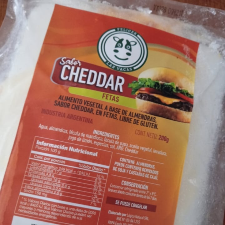 photo of Felices Las Vacas Queso Cheddar en Fetas shared by @pachidiri on  27 Aug 2021 - review