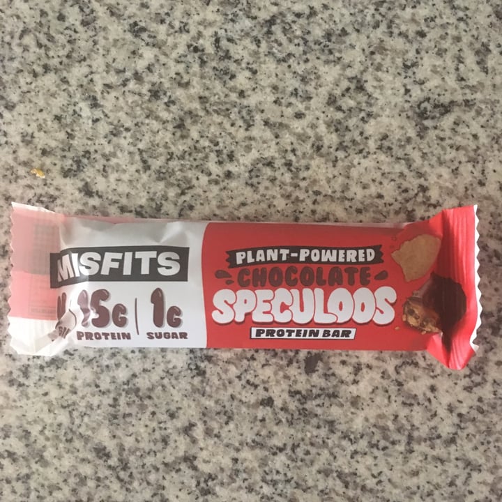 photo of Misfits Chocolate Speculoos shared by @healthyveganfood101 on  30 Oct 2021 - review