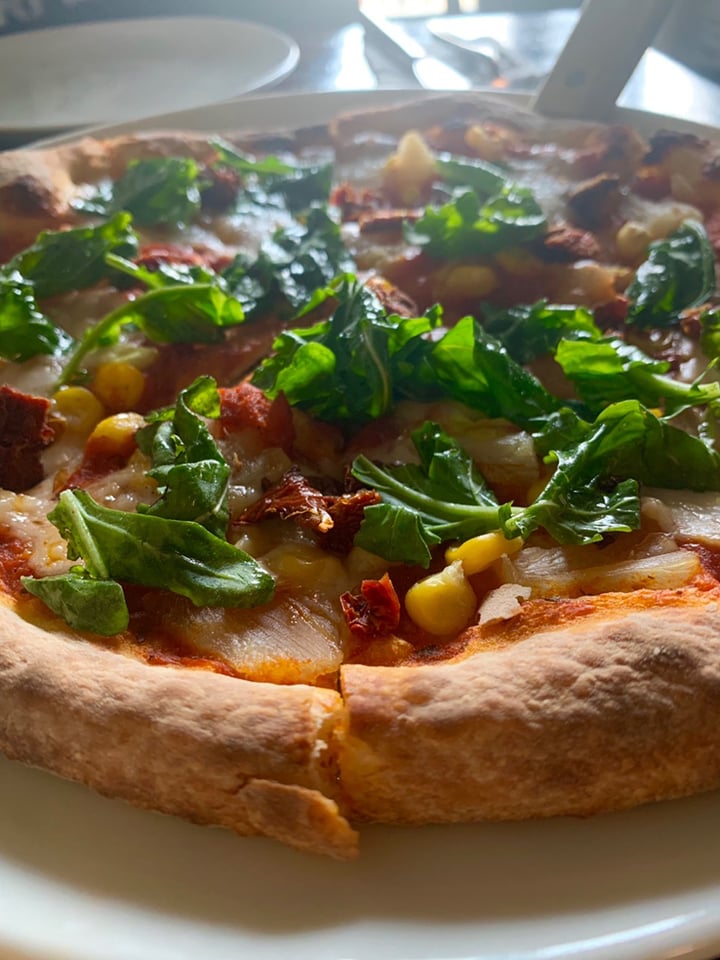 review photo of Roadhouse Cafe vegan customised pizza shared by @prarthana on 24 Nov 2019 - review