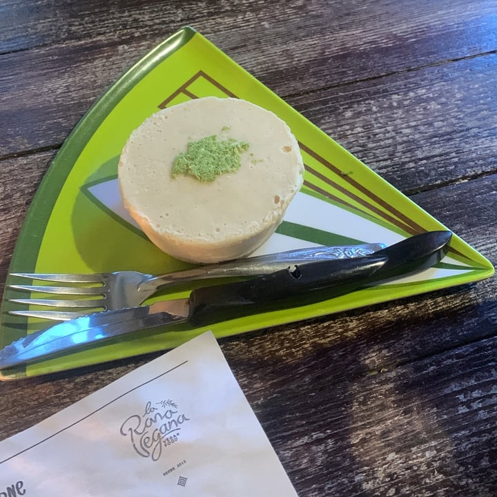 review photo of La rana vegana restaurant Raw vegan lemon pie shared by @stefantispecista on 11 Jun 2022 - review