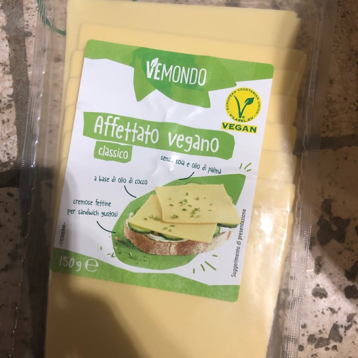 photo of Vemondo Affettato Vegano Classico shared by @mutande3 on  30 Dec 2021 - review