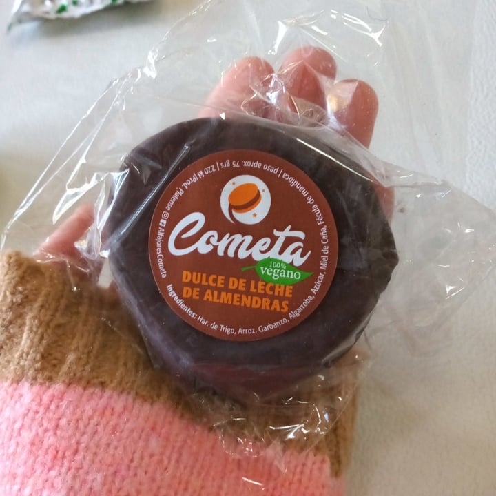 photo of Cometa Alfajor Con Dulce De Leche De Almendras shared by @carodeluca16 on  26 Aug 2021 - review