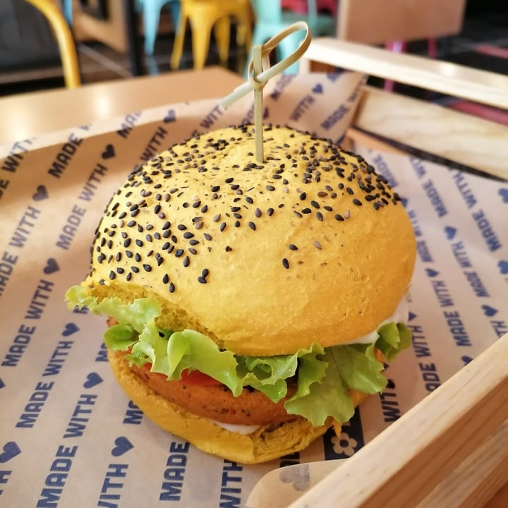 photo of Flower Burger Funky Cecio shared by @terezazza on  26 Oct 2021 - review