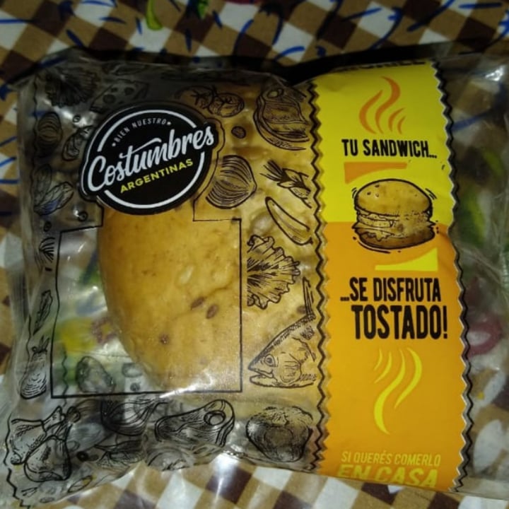 review photo of Costumbres Argentinas Sandwich Vegano shared by @melinavegana on 15 Apr 2021 - review