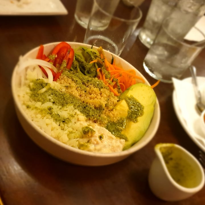 photo of Doppio Zero Bassonia Healthy Quinoa Bowl shared by @anomaloustrin on  14 Dec 2021 - review