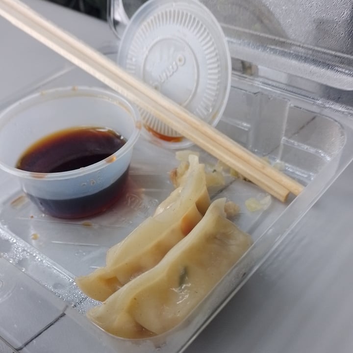 photo of V Ramen Gyozas shared by @maledictows on  22 Oct 2021 - review