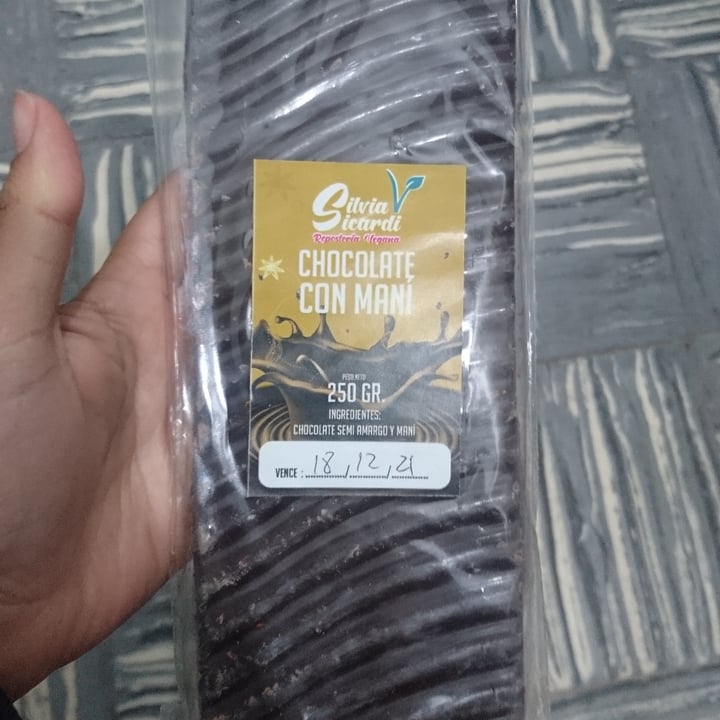 photo of Silvia sicardi Chocolate con maní shared by @purpleveg on  09 Oct 2021 - review