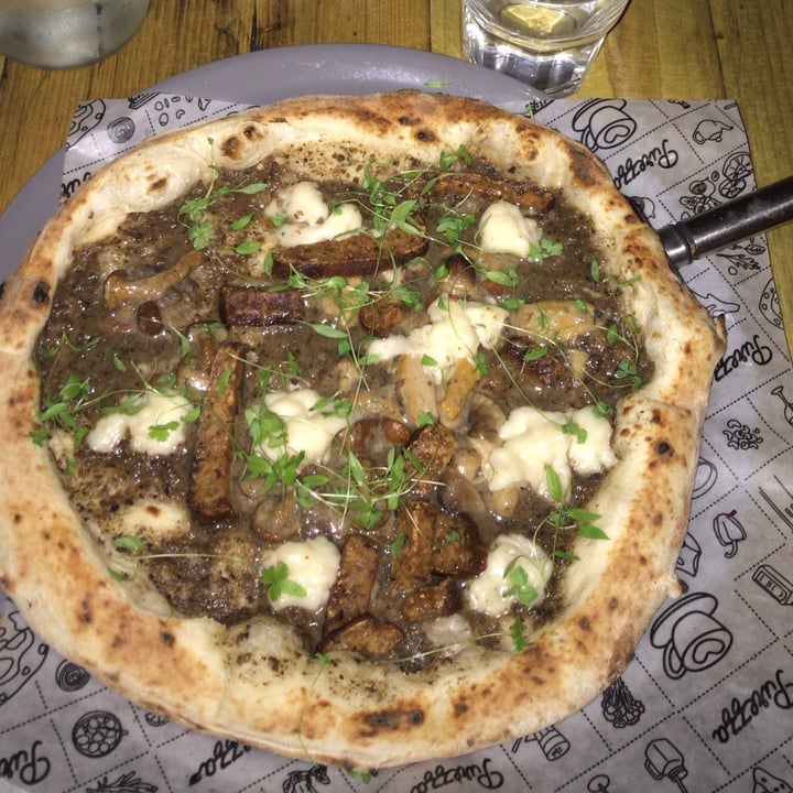 photo of Purezza - Vegan Pizza Camden The One With The Truffle shared by @sydneypetrie29 on  06 Oct 2020 - review