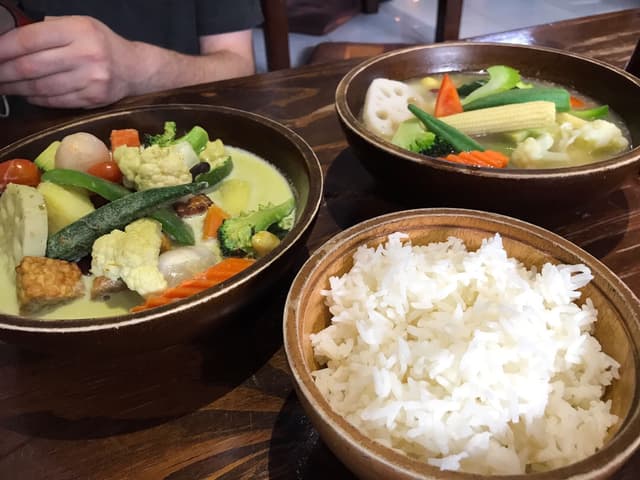 菜肴“Tempeh green curry”的照片
