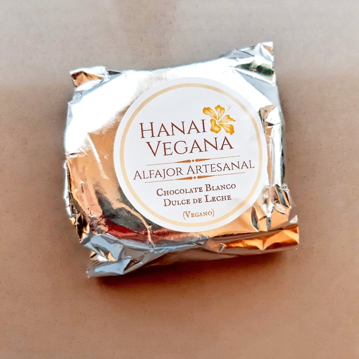 photo of Hanai Vegana Alfajor De Chocolate Blanco Y Dulce De Leche shared by @littleveganpanda on  30 Dec 2020 - review