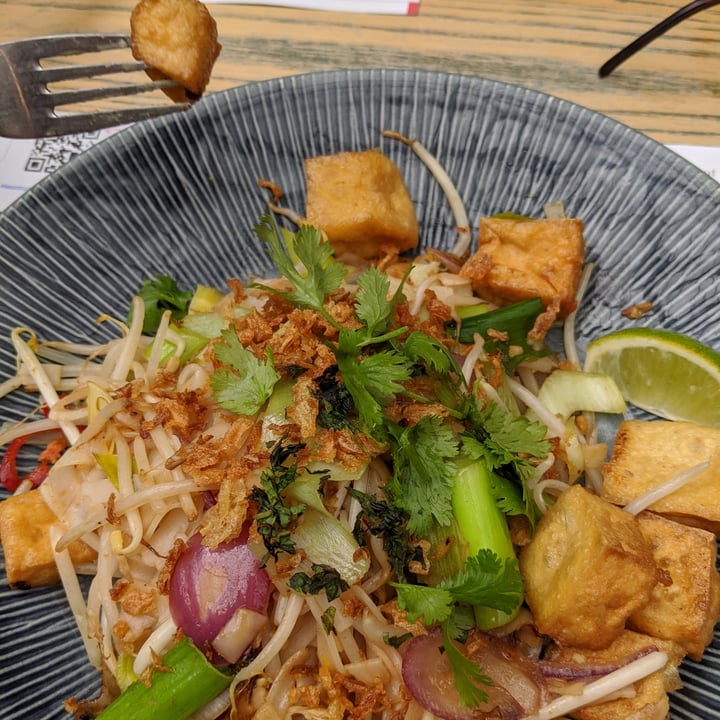 photo of Wagamama Yasai Pad Thai shared by @cherrypersimmon on  09 Sep 2020 - review