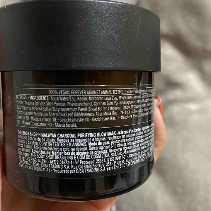 review photo of The Body Shop Himalayan Charcoal Purifying Glow Mask shared by @decabral on 12 Nov 2021 - review