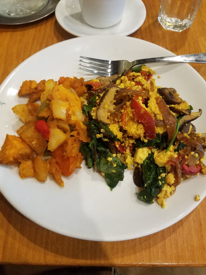 photo of Sweet Grass Grill Vegetable Tofu Scramble shared by @doctorbuchanan on  06 May 2018 - review