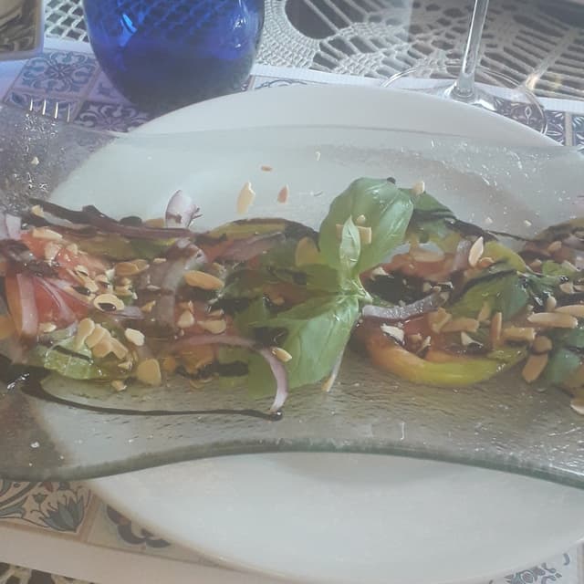 Foto do prato “Ensalada de tomate”