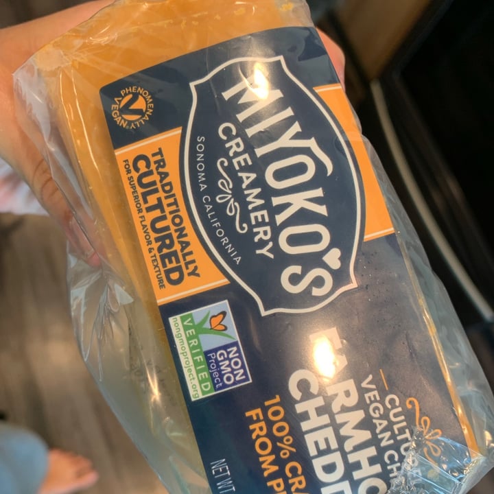 photo of Miyoko's Creamery Cultured Vegan Farmhouse Cheddar Block shared by @senatorjarjarbinks on  05 Aug 2021 - review