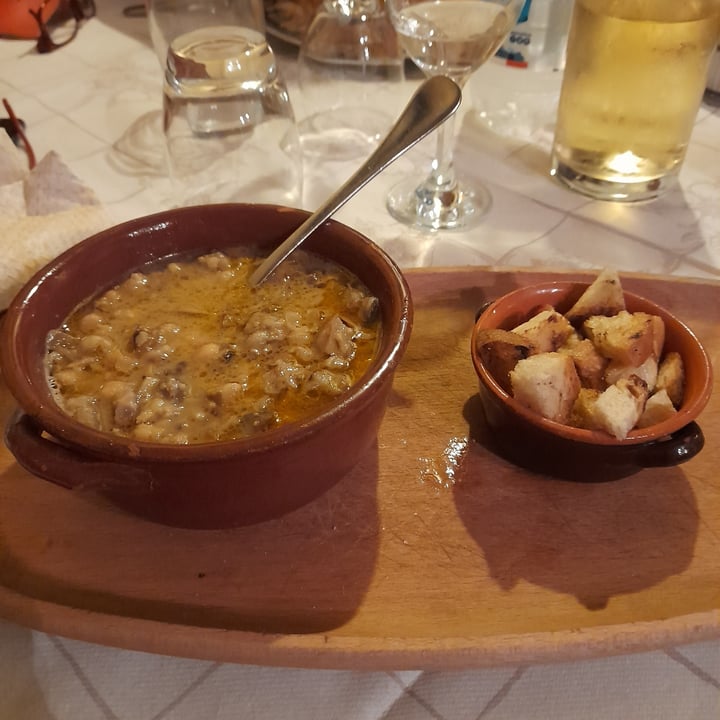 review photo of La Tana Del Lupo Ristorante Pizzeria Zuppa di ceci castagne e funghi porcini shared by @annarella on 17 Sep 2021 - review