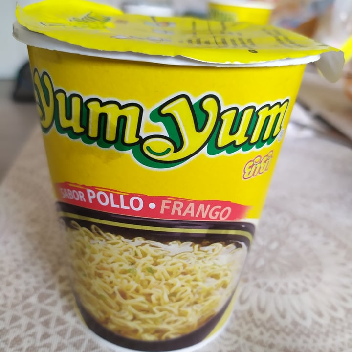 photo of Yum yum Fideos instantáneos Sabor Pollo shared by @airiin on  31 Mar 2021 - review