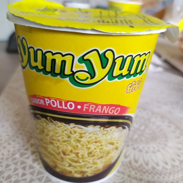 review photo of Yum yum Fideos instantáneos Sabor Pollo shared by @airiin on 31 Mar 2021 - review