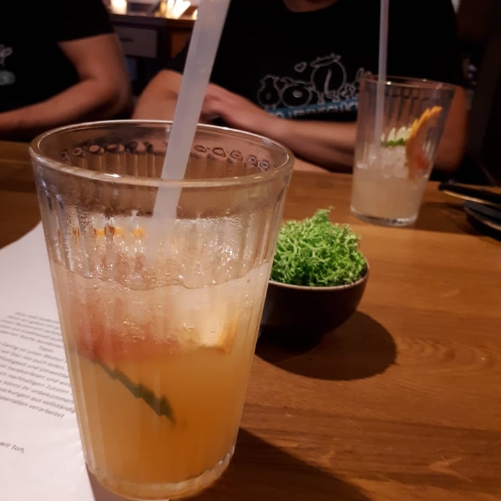photo of OUAI - Simply Vegan Hausgemachte Limonade Granatapfel shared by @jany666 on  11 Jul 2021 - review