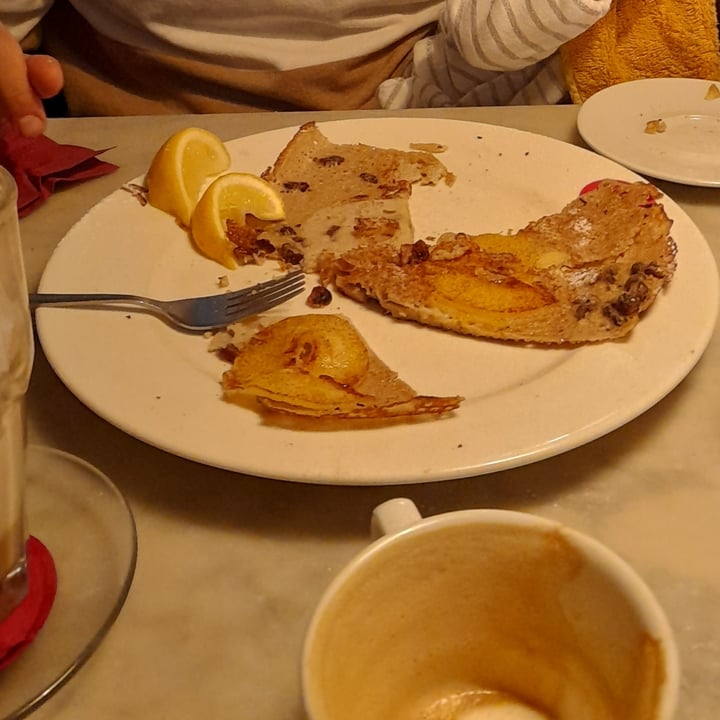 photo of The Pancake Bakery Sugar and lemon pancake shared by @lubirilu on  05 Apr 2022 - review