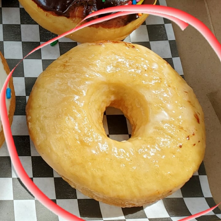 photo of Glam Doll Donuts Sugar Kane shared by @4thepiggies on  23 Aug 2020 - review