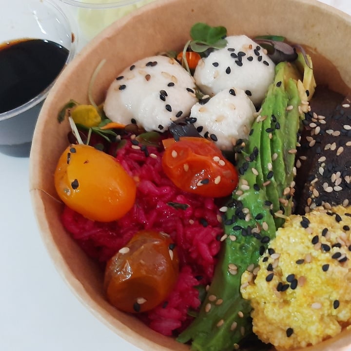 review photo of Sushi and Roll (delivery) Rock & Bowls shared by @madridvegano on 01 Aug 2021 - review