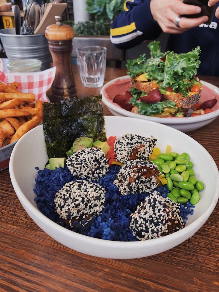 photo of The Glass Den Nourish Bowl (Veganised) shared by @alyrauff on  19 Feb 2019 - review