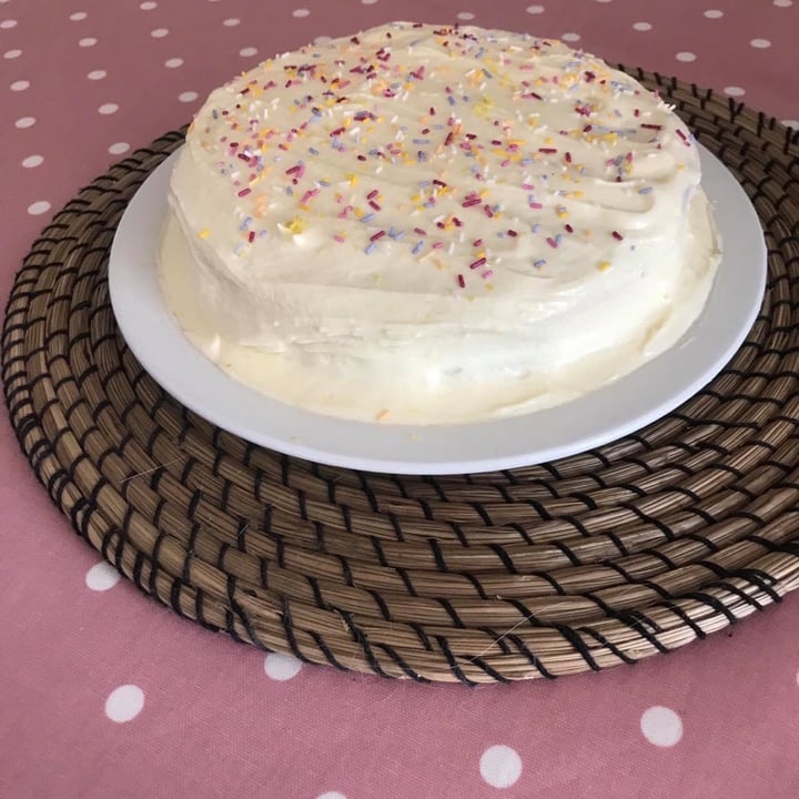 photo of Betty Crocker Victoria sponge shared by @jessicakate on  01 May 2020 - review