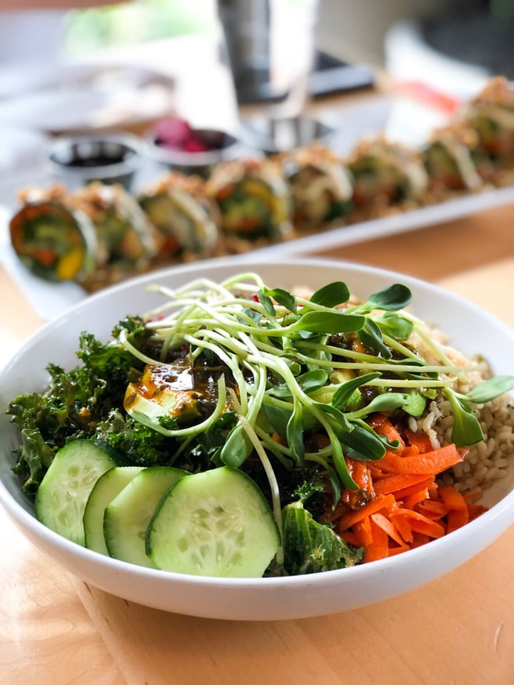 photo of Christopher's Kitchen Vegan Sushi, Loaded Nachos & Greens shared by @dailyveganliving on  09 Apr 2019 - review