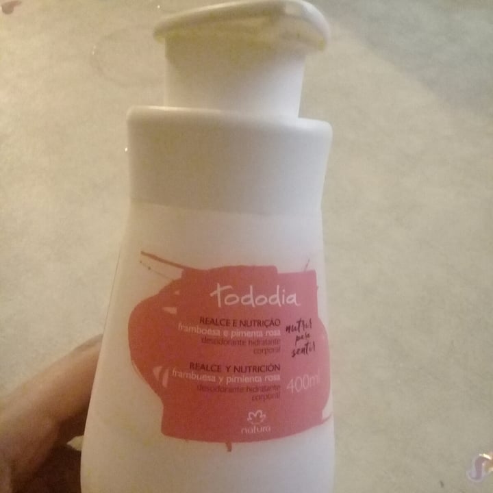 photo of Natura Crema hidratante corporal frambuesa y pimienta rosa shared by @lau1987 on  16 Jan 2021 - review