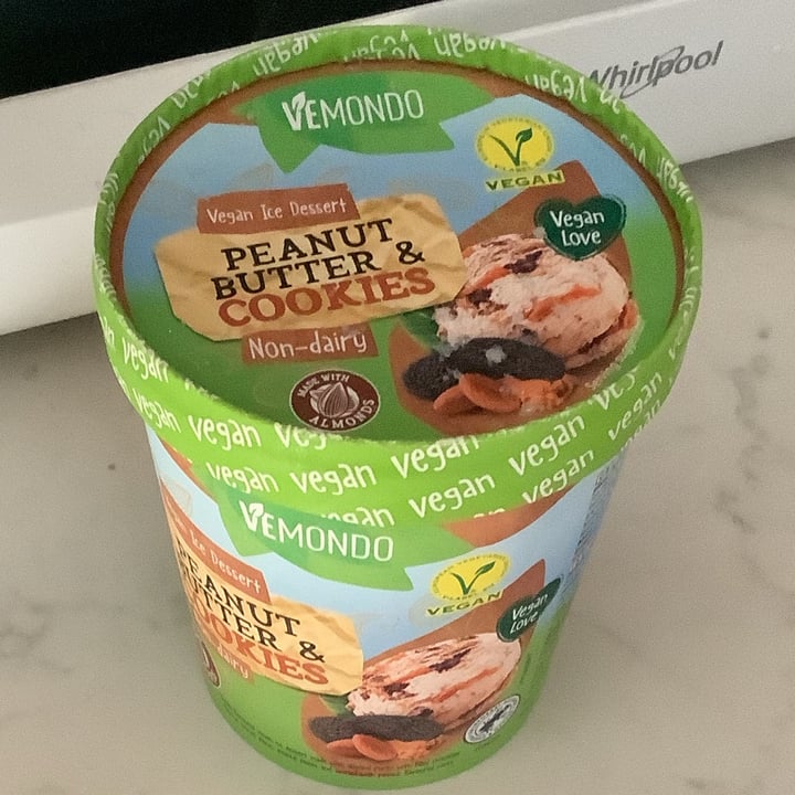review photo of Vemondo Vegan ice dessert peanut butter & cookies shared by @jiulius on 07 Apr 2022 - review